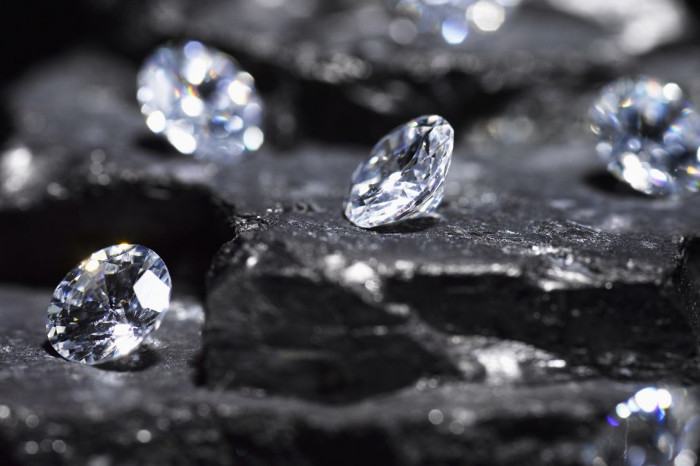 Kim cương hình thành từ nước biển, bạn có tin không?