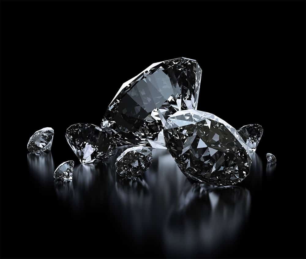 Kim cương đen: tổng quan và so sánh với kim cương trong suốt