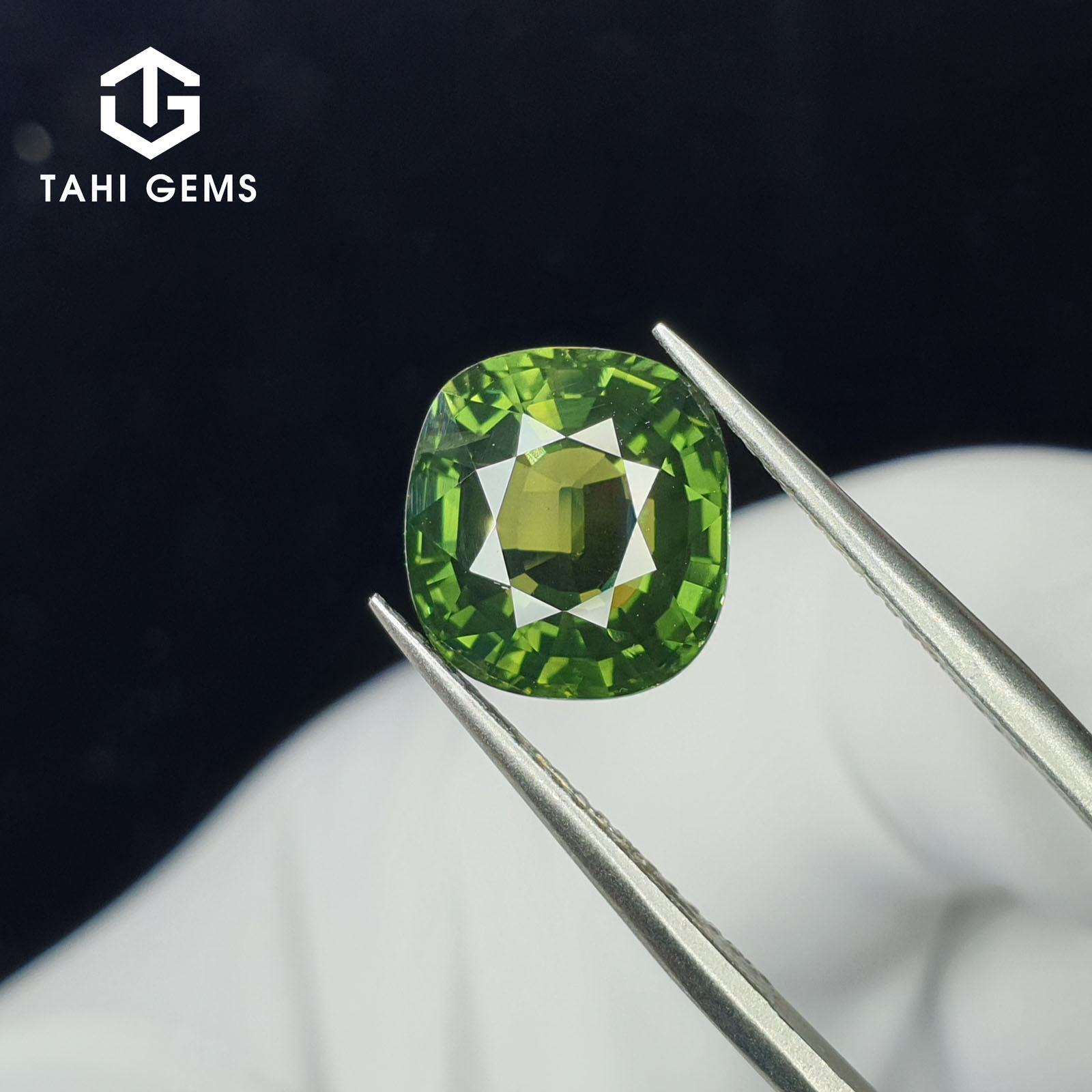 Natural green Sapphire – Tahi 12122