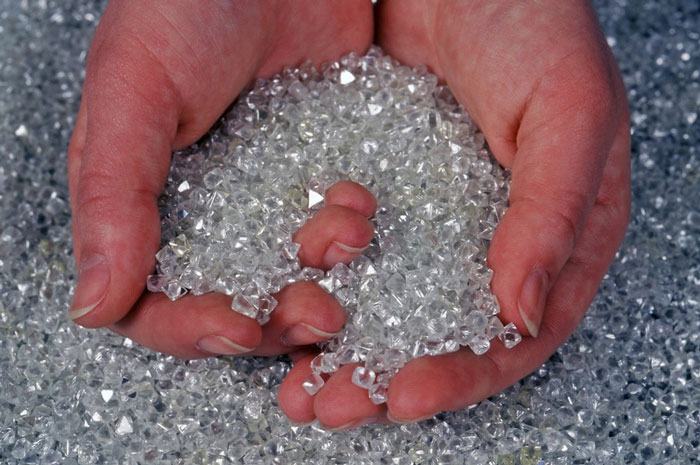 Phân biệt kim cương tự nhiên và kim cương nhân tạo